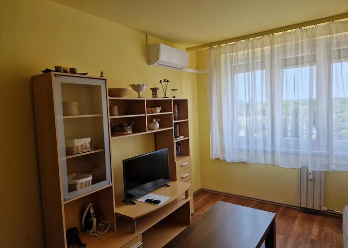 Margaret Apartment